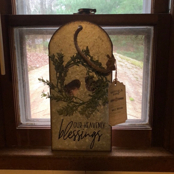 Wall decor - Picture 1 of 3